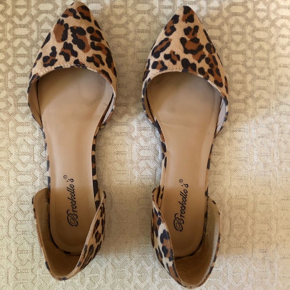 Leopard flat